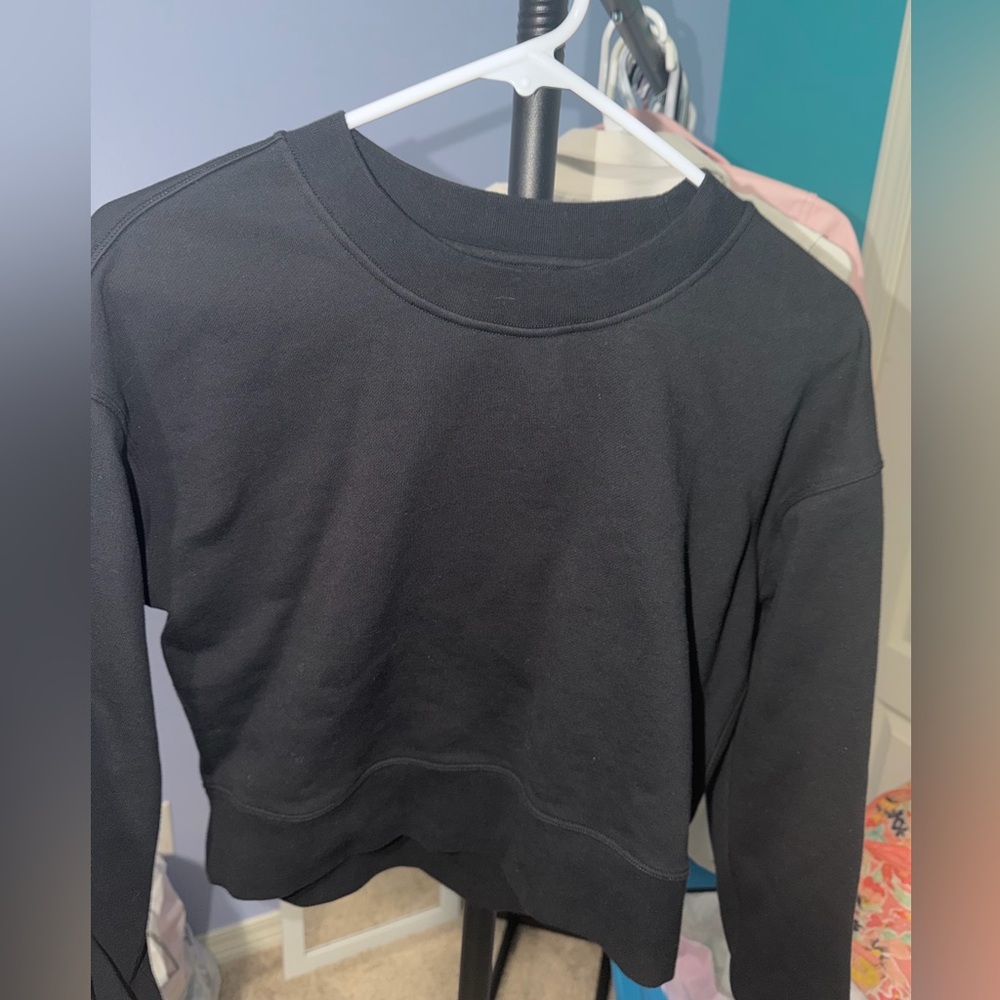 Black Crewneck Sweatshirt